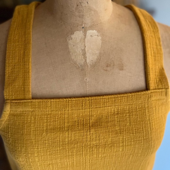 Madewell sleeveless gold textured material top with buttons medium - Picture 8 of 8